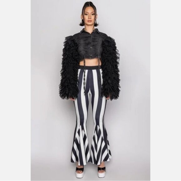 NWOT Azalea Wang Denim Highway To Hell Ruffle Arm Crop Denim Jacket - Picture 2 of 11